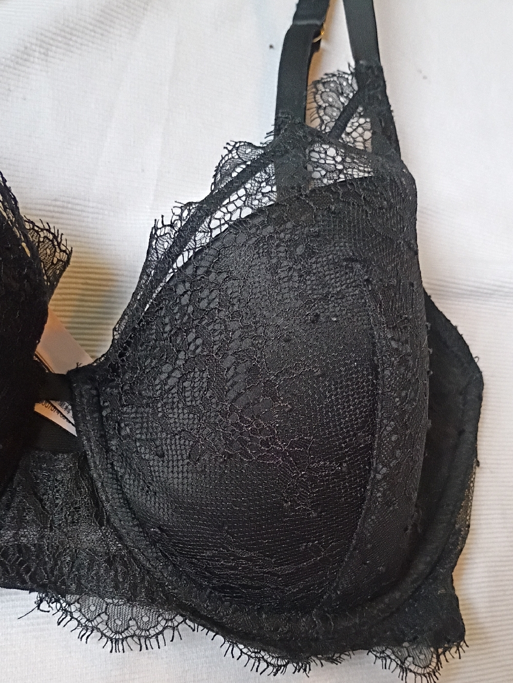Victoria's Secret Lined Plunge 36 DD Bra - Picture 6 of 6
